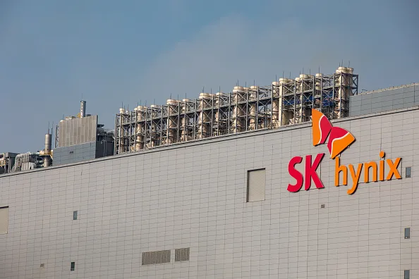 Caught in the Geopolitical Crossfire: The High-Stakes Balancing Act of SK Hynix and Solidigm